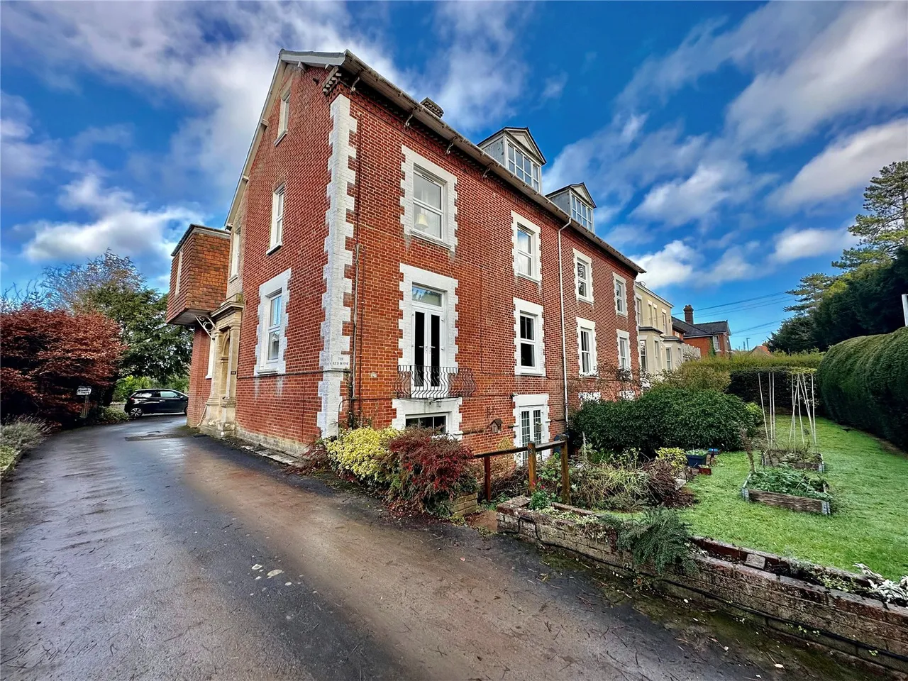 2 bed flat for sale — The Red House, Park Lane, Salisbury, Wiltshire, SP1 3NP