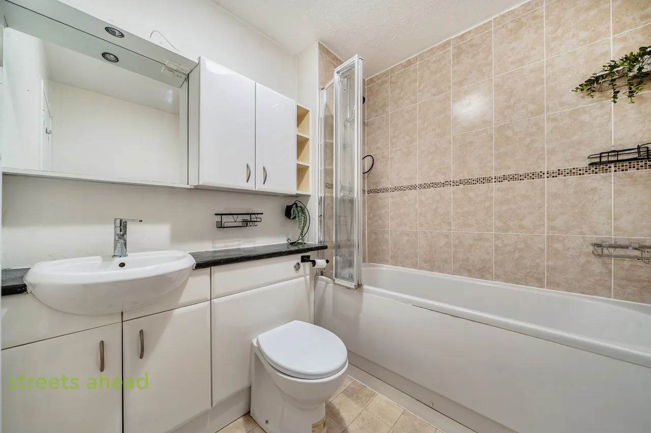 Addiscombe Road, Croydon, CR0, photo 5