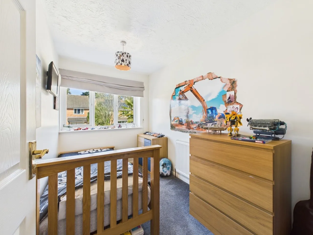 Bed Detached Home, Bordon, GU35, photo 13