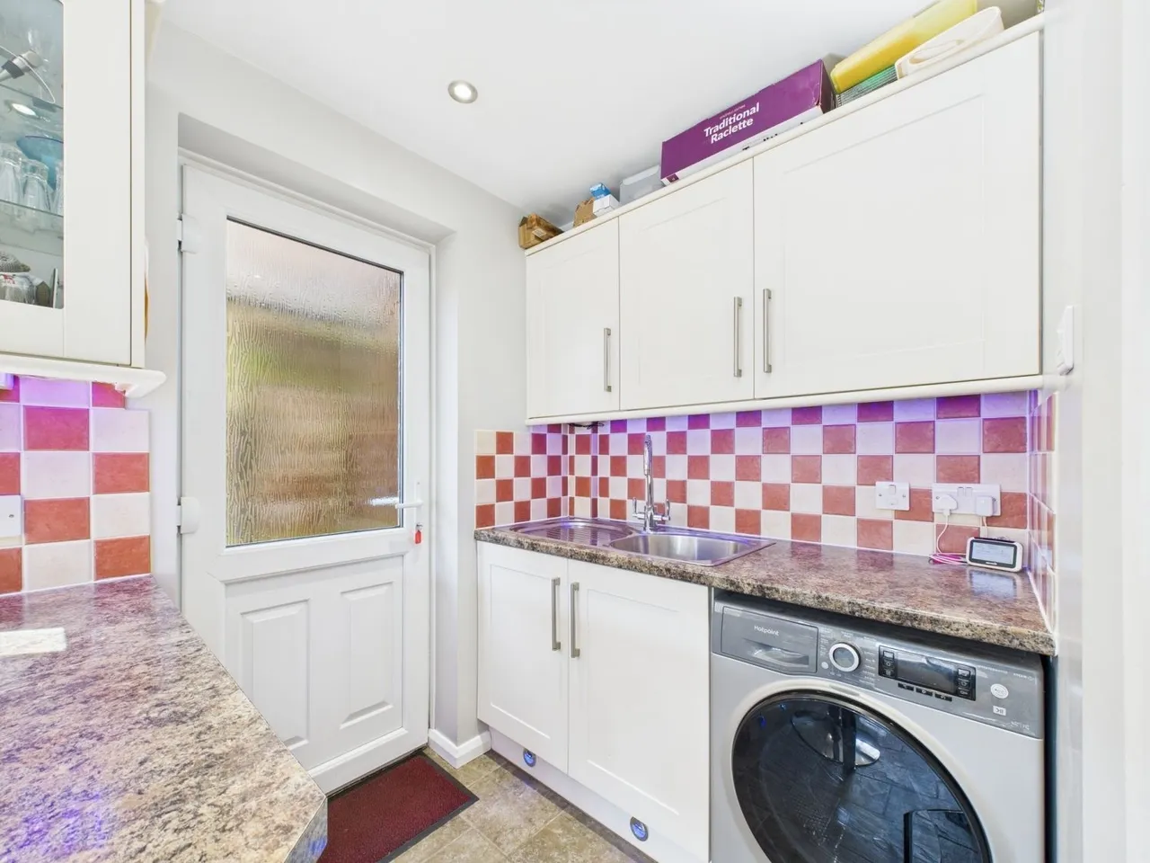 Bed Detached Home, Bordon, GU35, photo 4