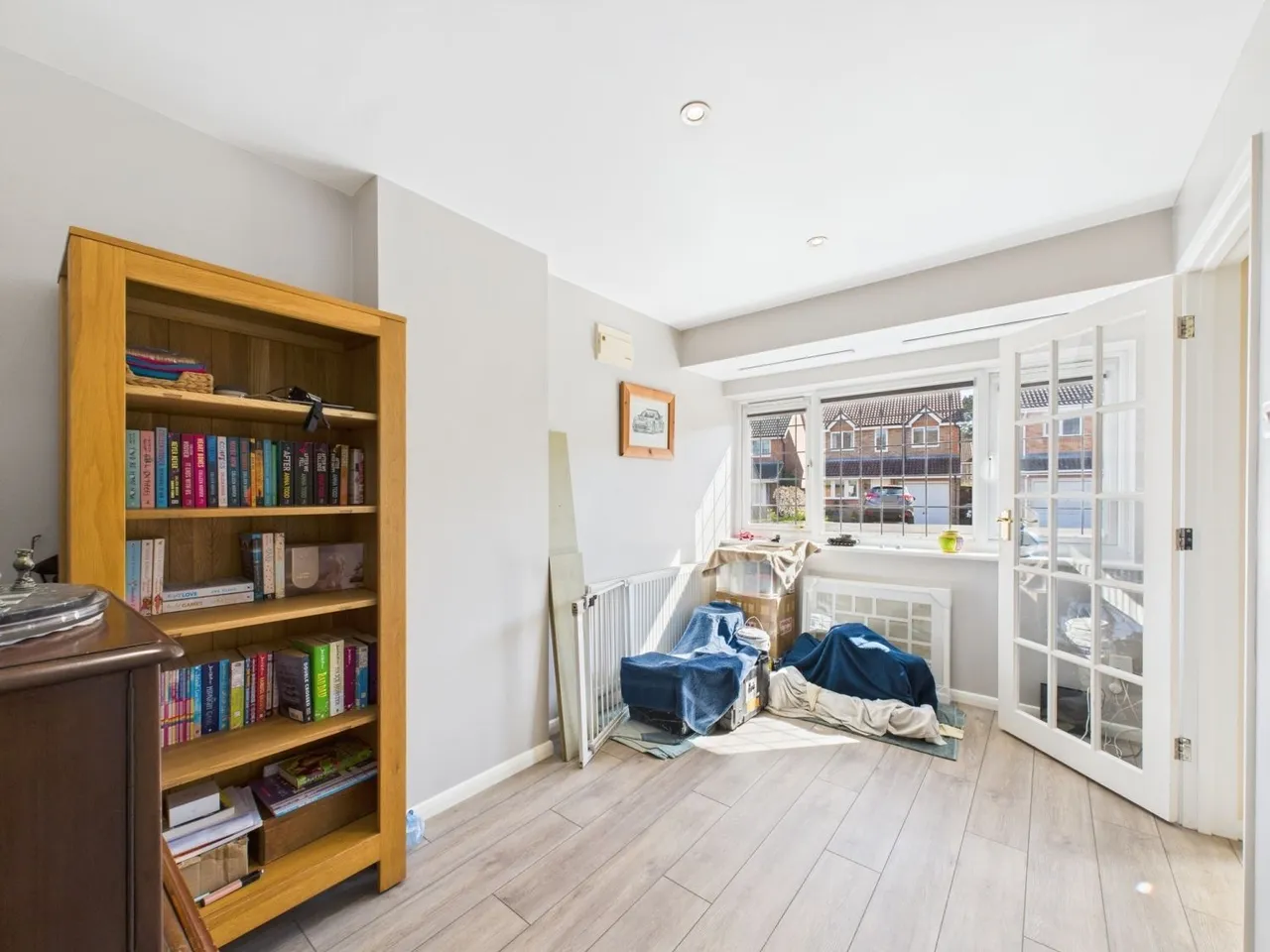 Bed Detached Home, Bordon, GU35, photo 6