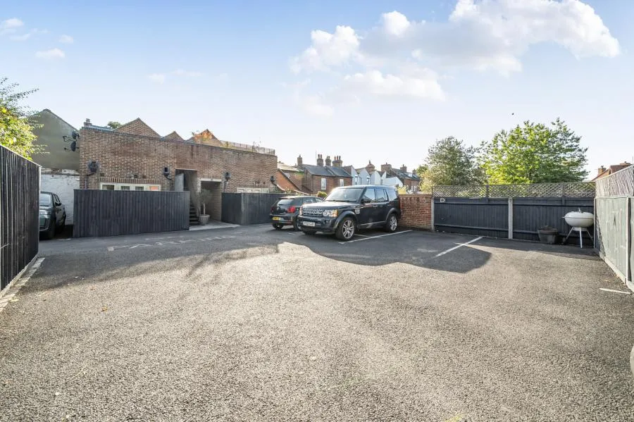 East Street, Thame, OX9, photo 18