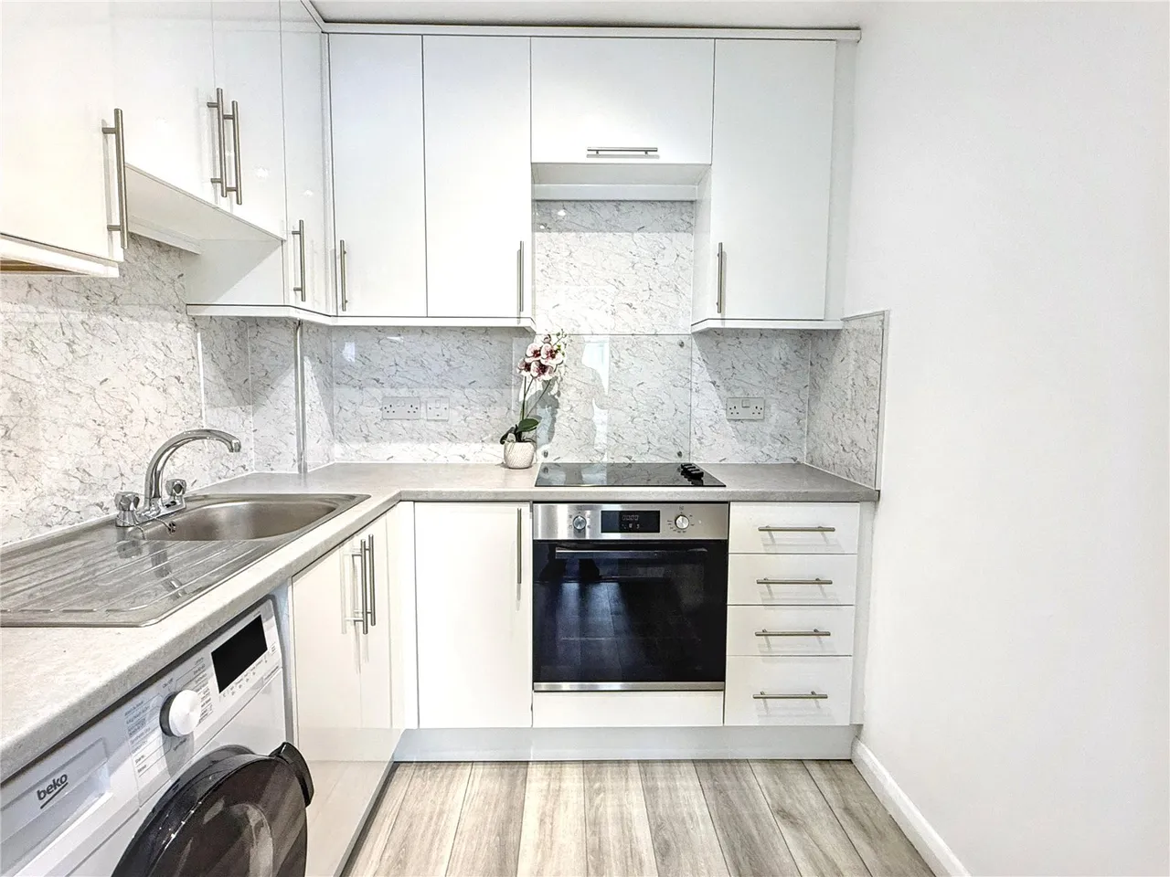Gillings Court, 36 Wood Street, High Barnet, Hertfordshire, EN5 4BU, photo 3