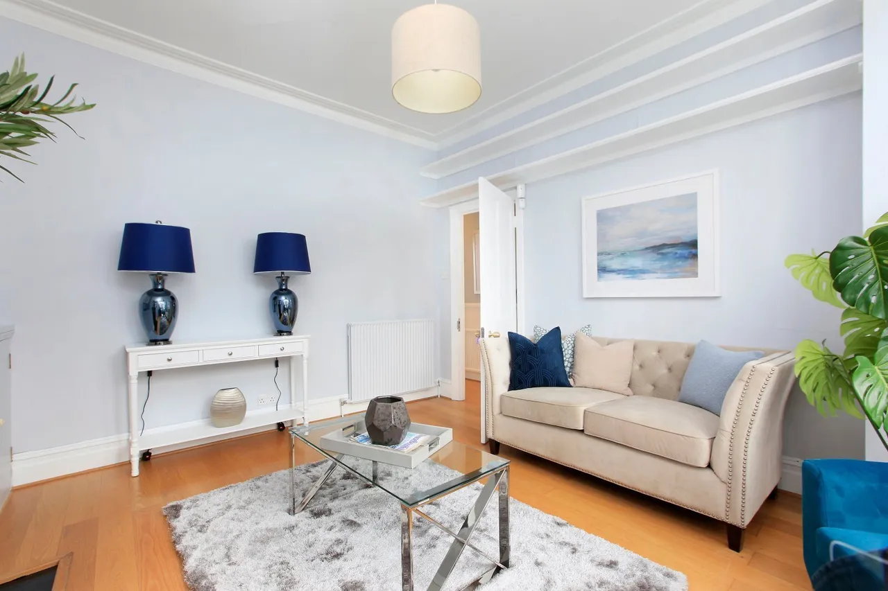 2 bed flat to rent, Lynn Road, Clapham South, SW12