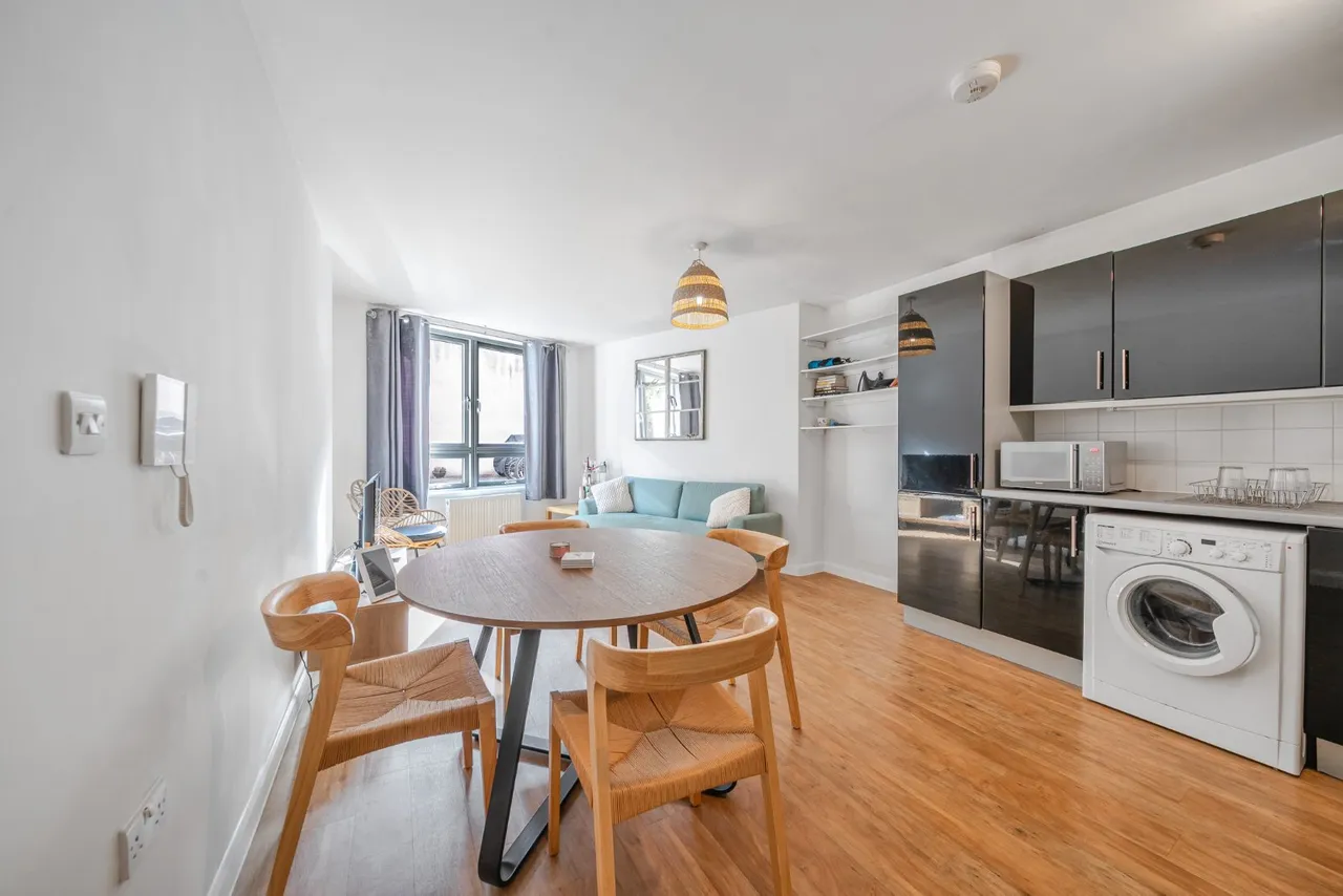Shepherd's Bush Road, Hammersmith, W6, photo 5