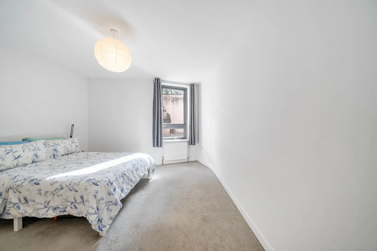Shepherd's Bush Road, Hammersmith, W6, photo 12