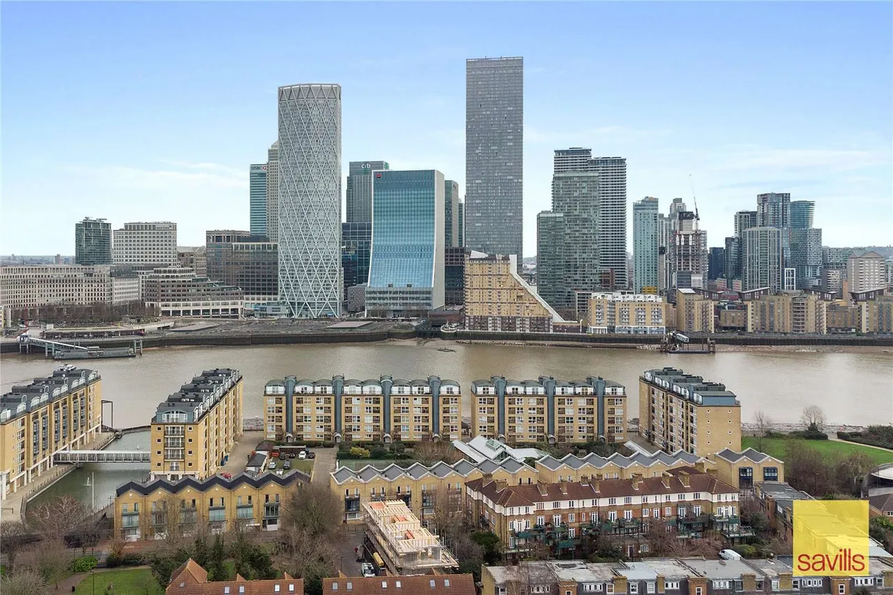 1 bed flat for sale — Mermaid Court, Rotherhithe Street, London, SE16 5UB