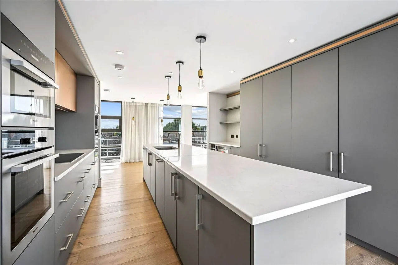 Barons Keep, Gliddon Road, London, W14 9AU, photo 2