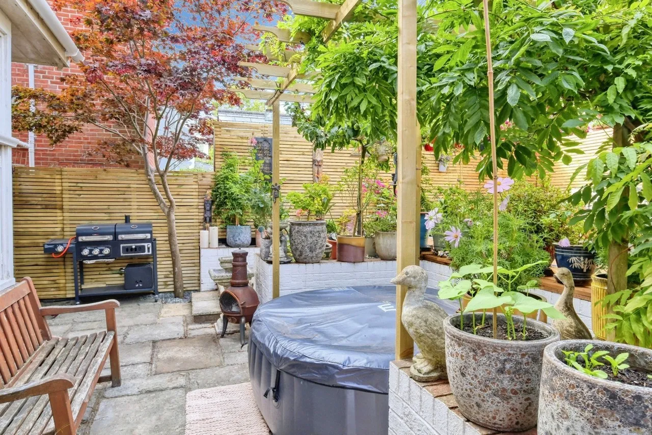 2 bed flat for sale, Studland Road, Alum Chine, BH4