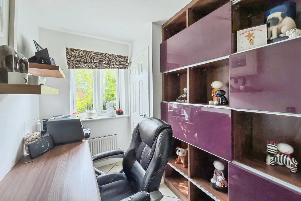 St. Helena Avenue, Newton Leys, Bletchley, Milton Keynes, MK3, photo 3