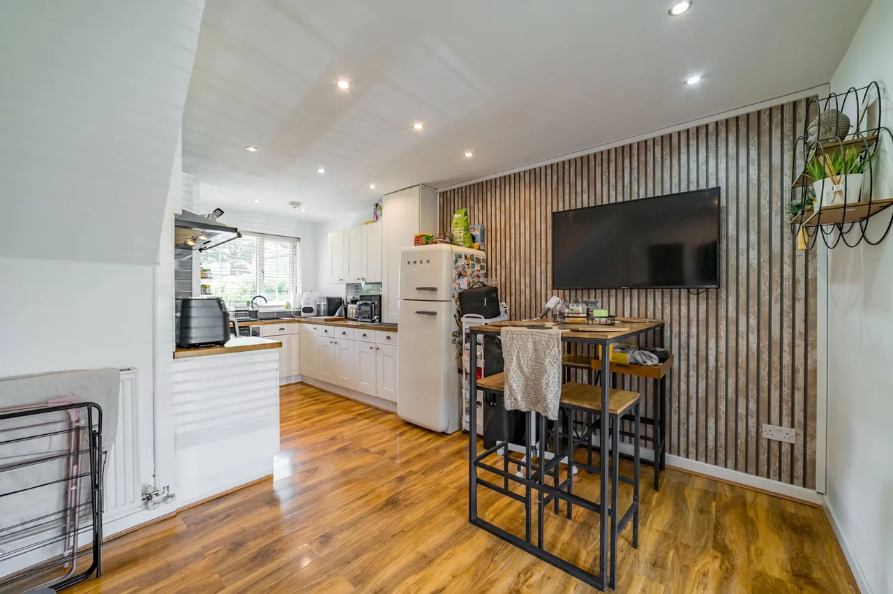 Atholl Drive, Heywood, photo 5