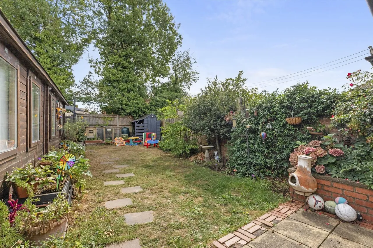 School Close, High Wycombe, HP13, photo 10
