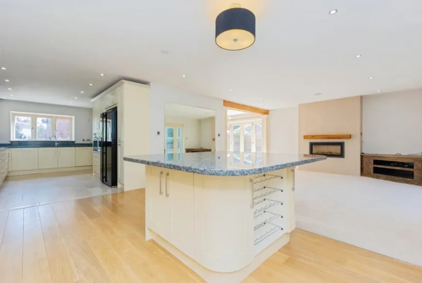 Knutsford Road, Alderley Edge, photo 4