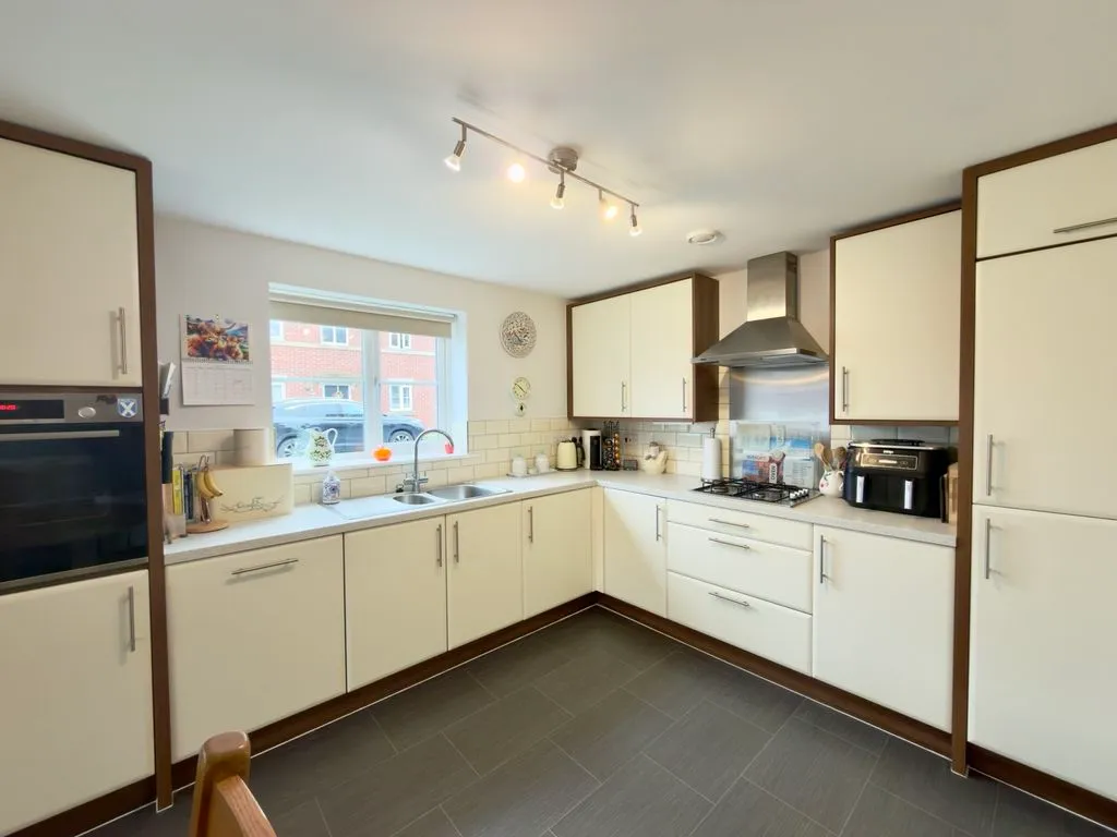 For SaleGrove Farm Drive, Adlington, photo 6