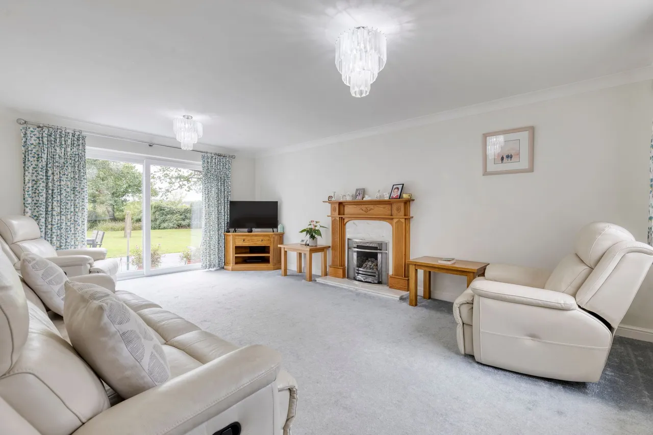 Hefferston Rise, Northwich, photo 6