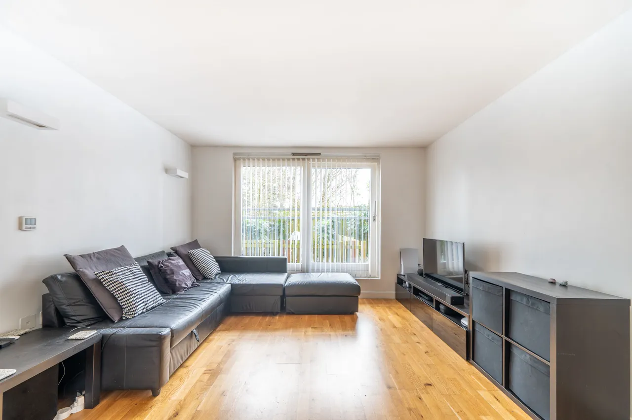 Flat 3, Bridgepoint House, Sudbury Heights Avenue, Greenford, photo 6