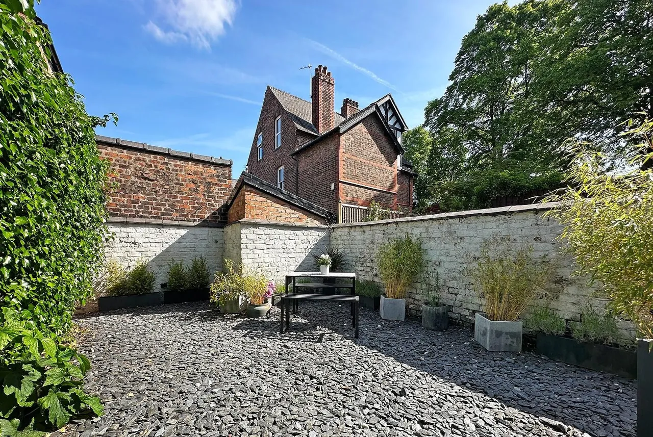 Hale Road, Hale, Cheshire WA15 9HQ, photo 6