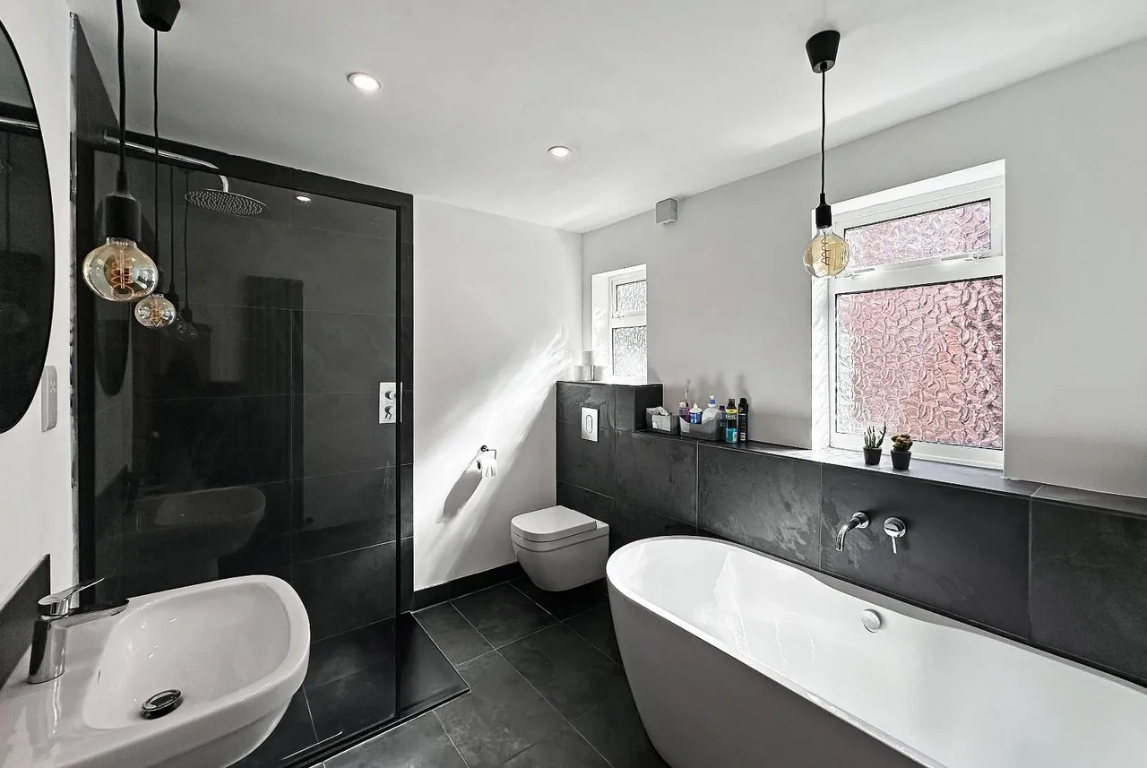 Hale Road, Hale, Cheshire WA15 9HQ, photo 12