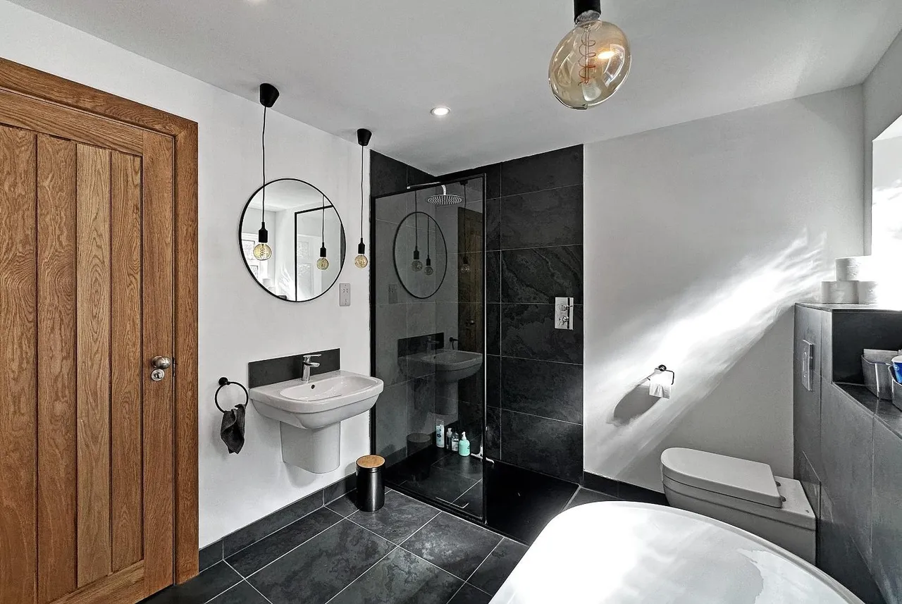Hale Road, Hale, Cheshire WA15 9HQ, photo 33