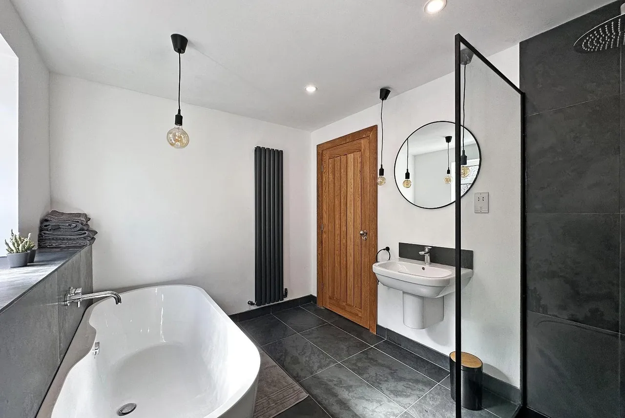 Hale Road, Hale, Cheshire WA15 9HQ, photo 34