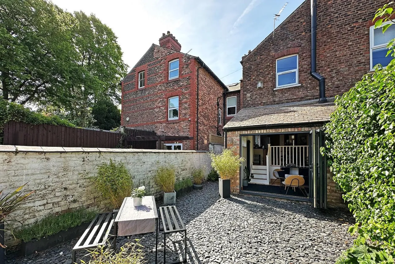 Hale Road, Hale, Cheshire WA15 9HQ, photo 28