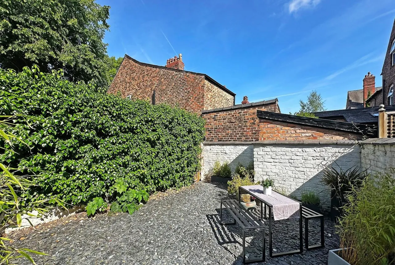 Hale Road, Hale, Cheshire WA15 9HQ, photo 27