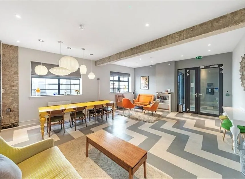 Market Place, Brentford, TW8, photo 7