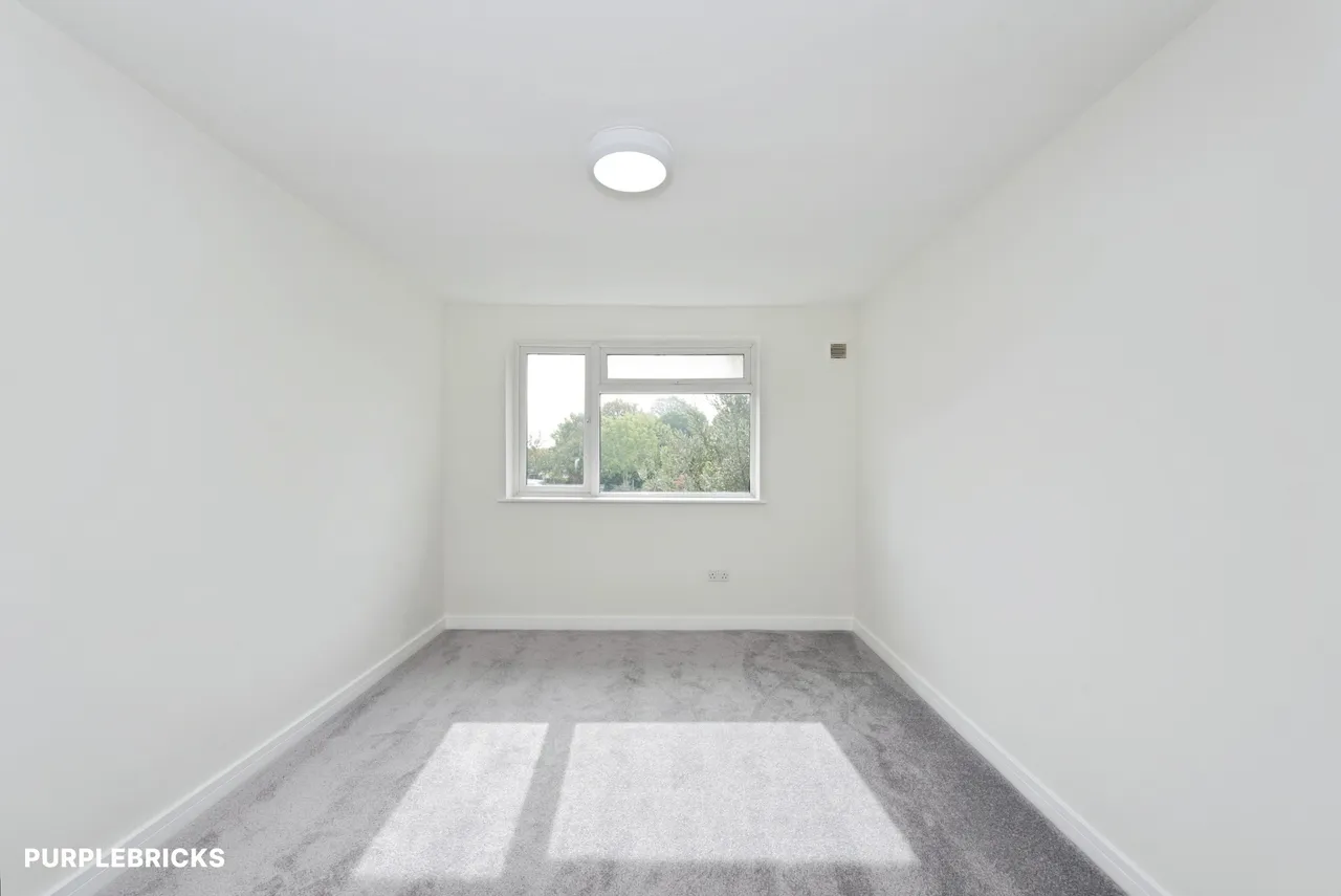 Peninsular Close, Feltham, TW14, photo 15