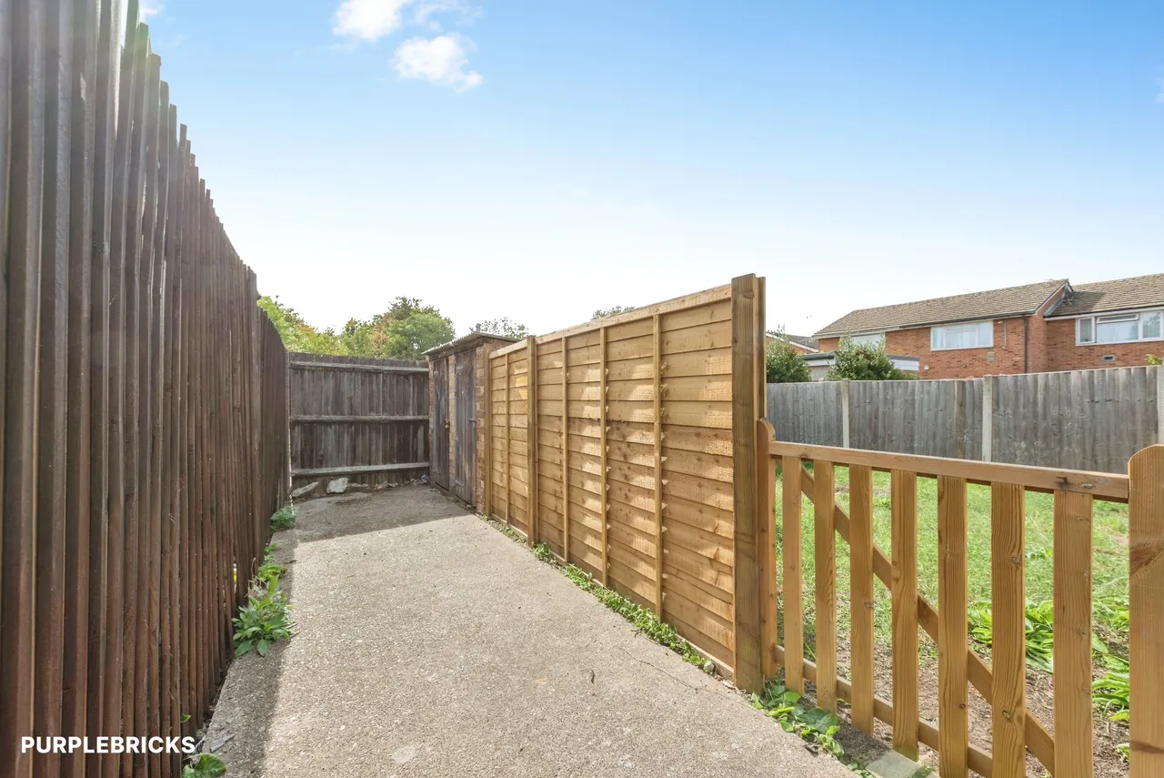 Peninsular Close, Feltham, TW14, photo 21