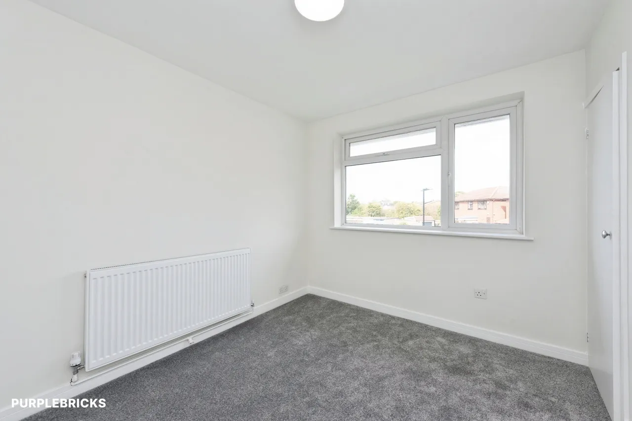 Peninsular Close, Feltham, TW14, photo 16
