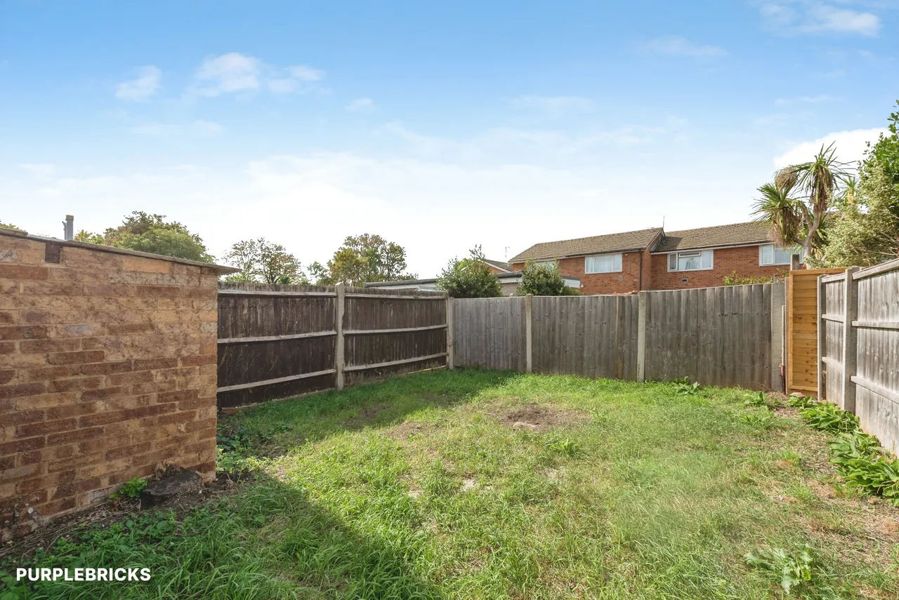 Peninsular Close, Feltham, TW14, photo 22