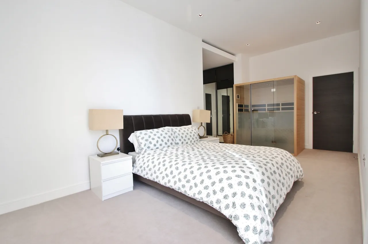 Kew Bridge Road, Brentford, TW8, photo 12