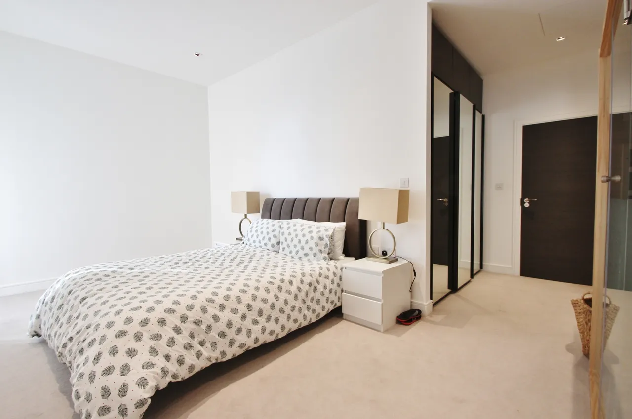 Kew Bridge Road, Brentford, TW8, photo 8