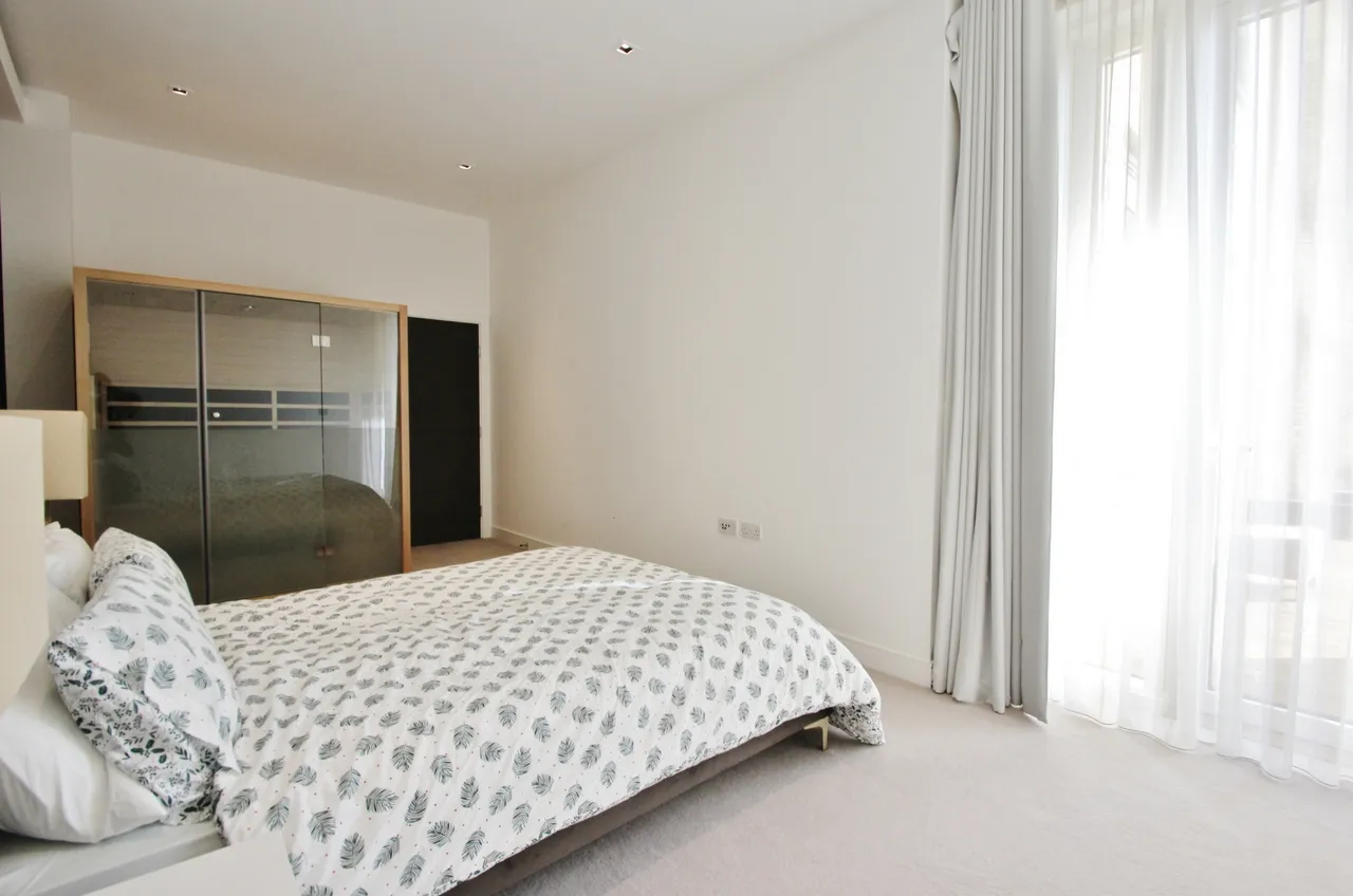 Kew Bridge Road, Brentford, TW8, photo 13