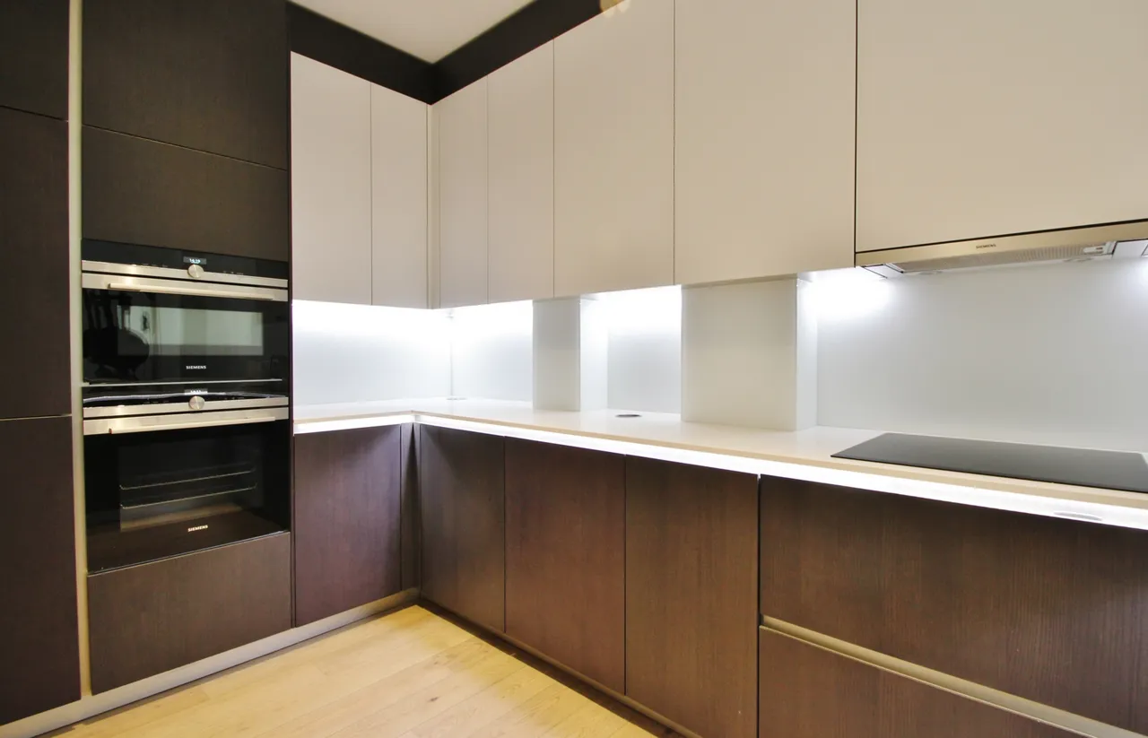 Kew Bridge Road, Brentford, TW8, photo 2