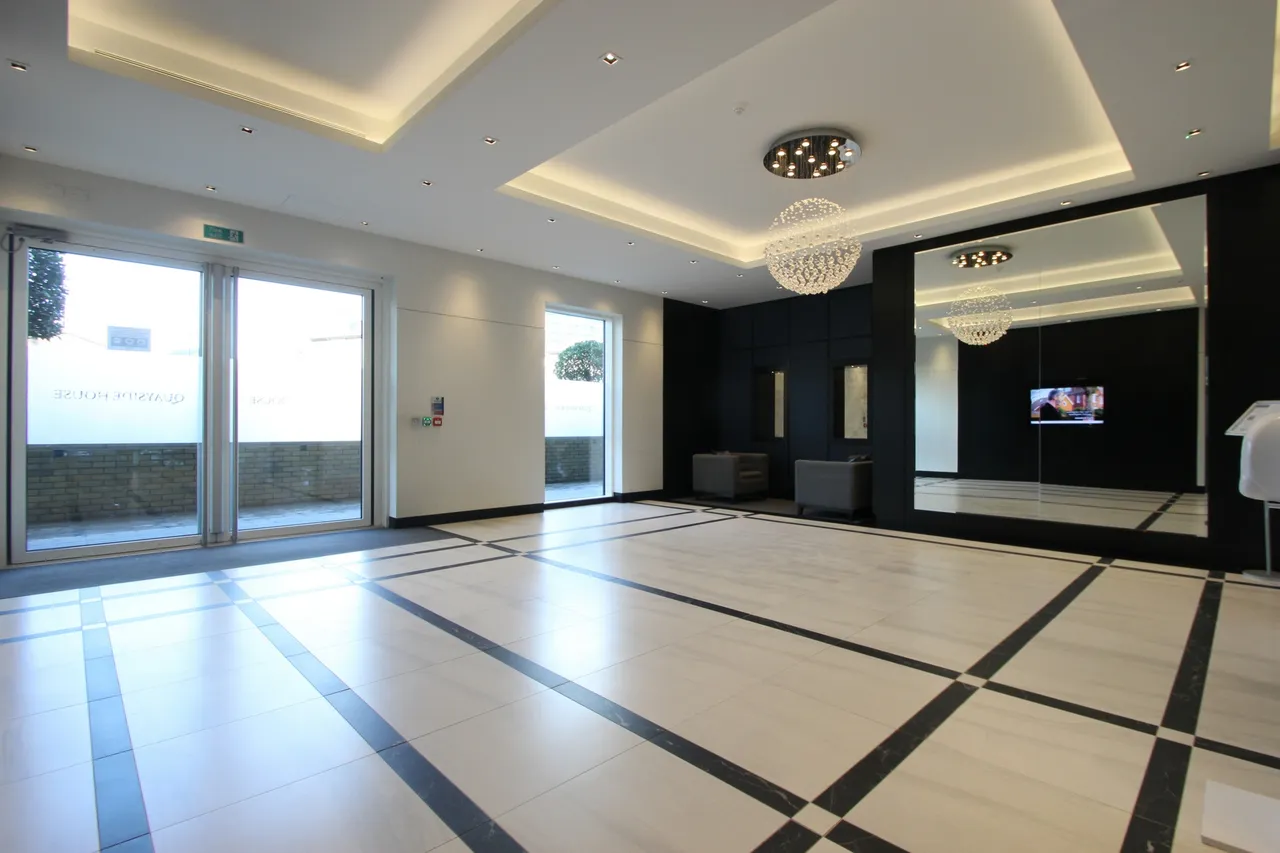 Kew Bridge Road, Brentford, TW8, photo 9