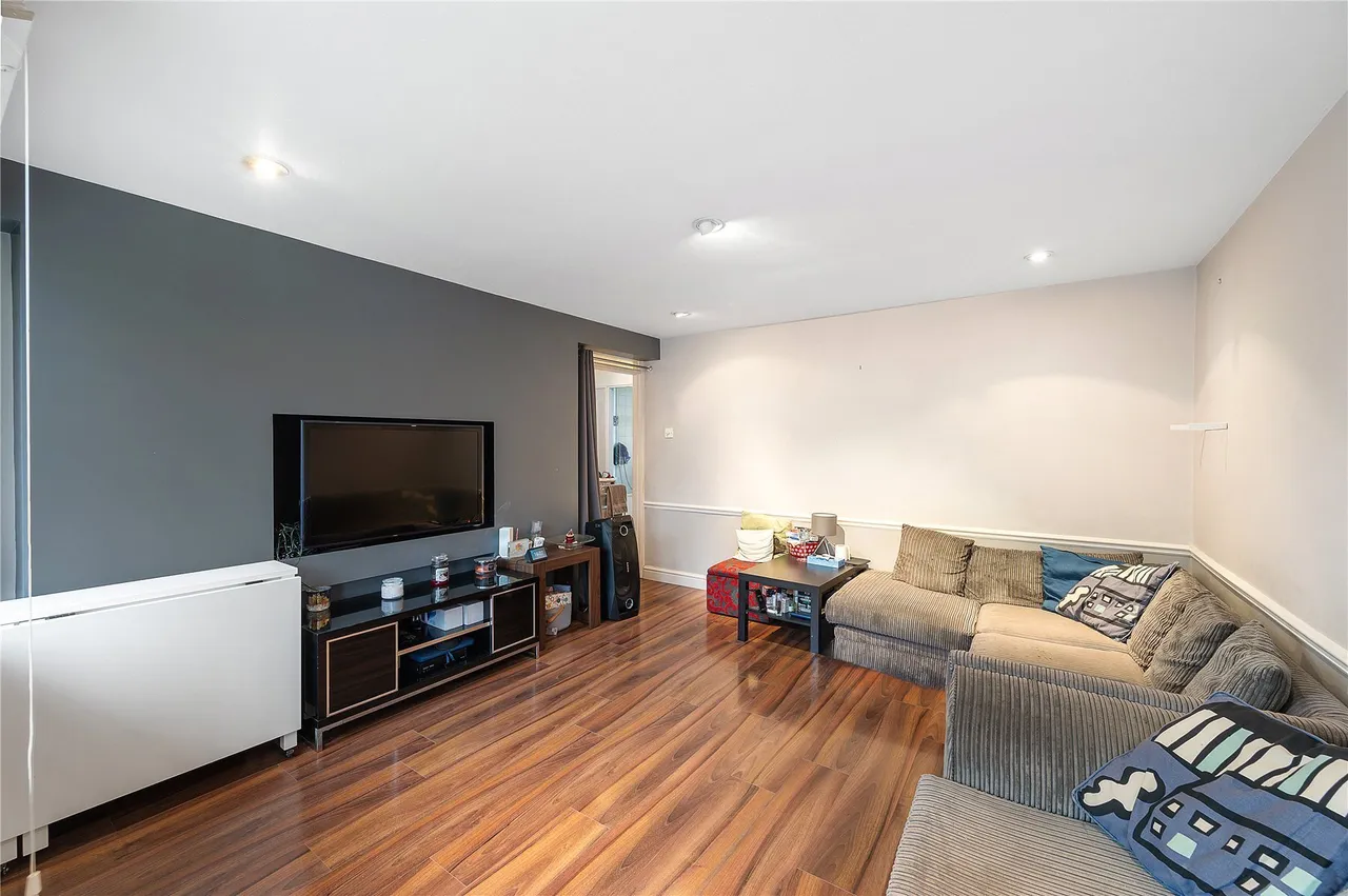 Churchill Gardens, Pimlico, SW1V, photo 2