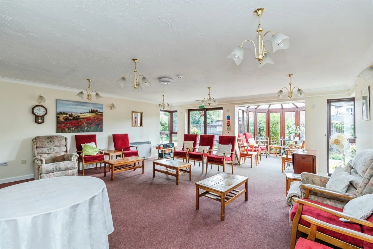 The Crescent, Eastleigh, SO50, photo 11