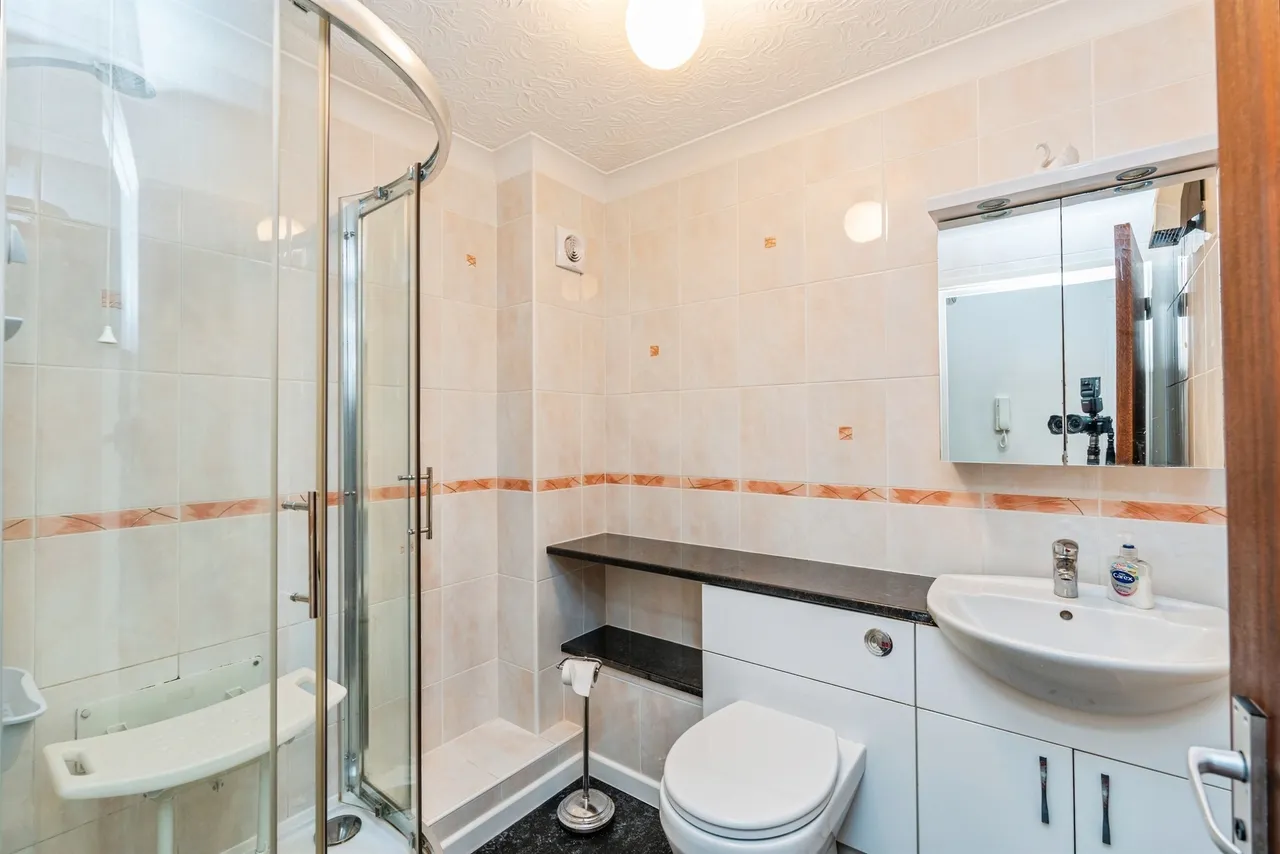 The Crescent, Eastleigh, SO50, photo 7