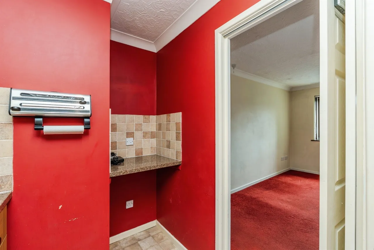 The Crescent, Eastleigh, SO50, photo 6