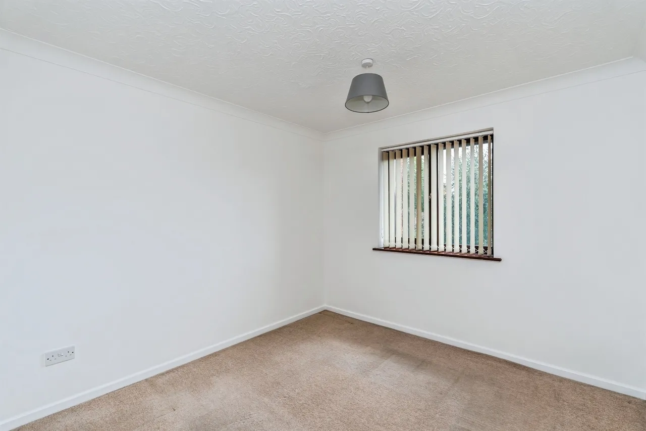 The Crescent, Eastleigh, SO50, photo 8