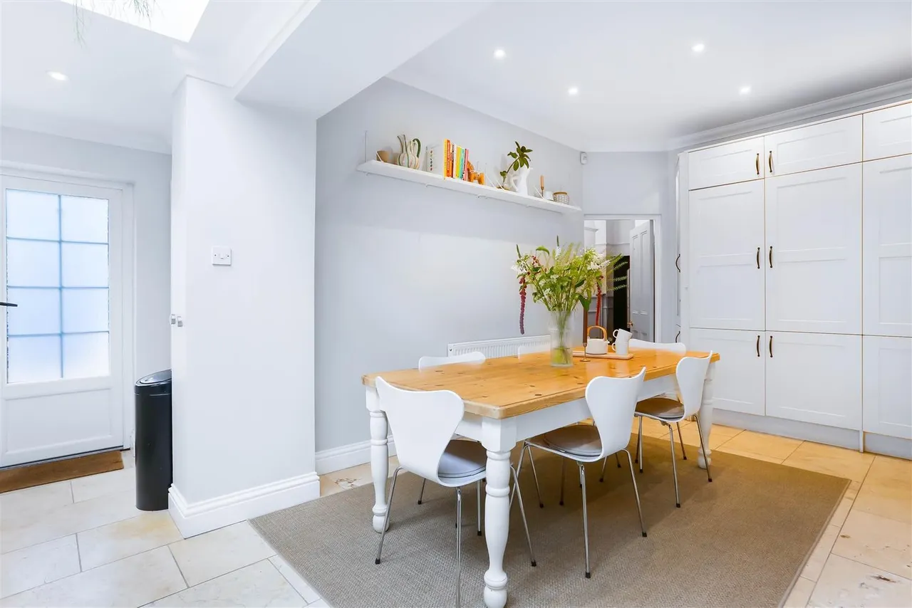 Dower Avenue, Wallington, SM6 0RG, photo 15