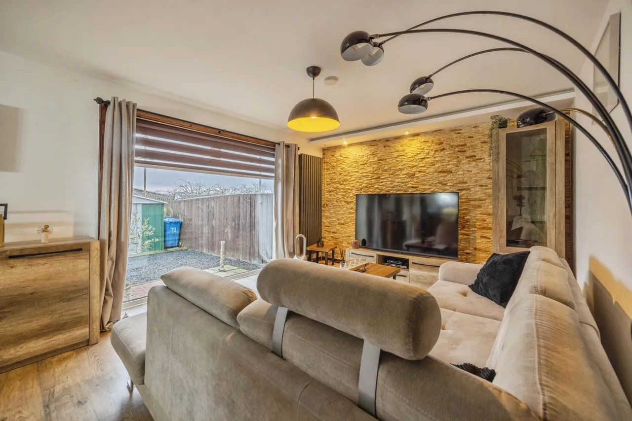 Fergus Avenue, Livingston, EH54, photo 2