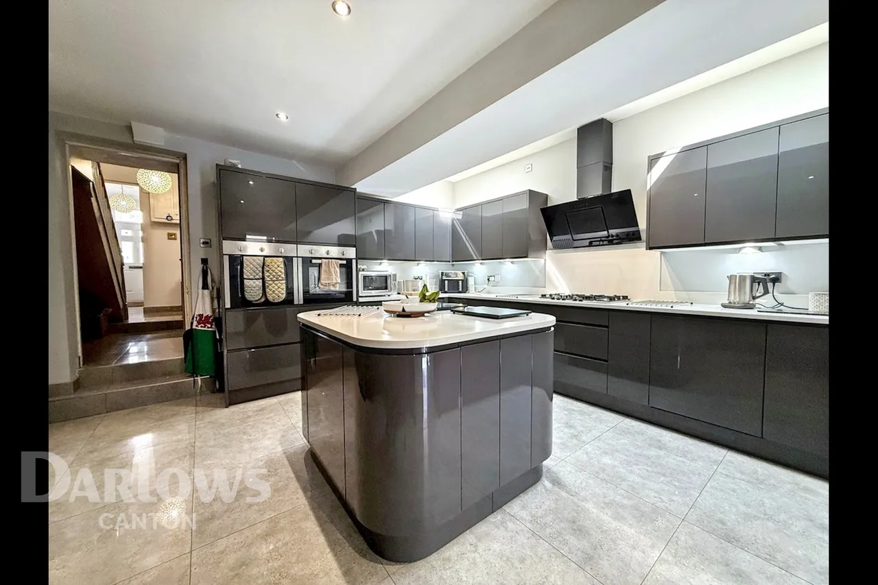 4 bed house for sale, Kent Street, Cardiff