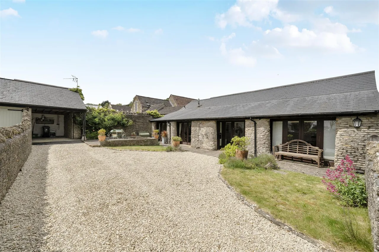 4 bed barn conversion for sale, Hydes Lane, Cold Ashton, SN14