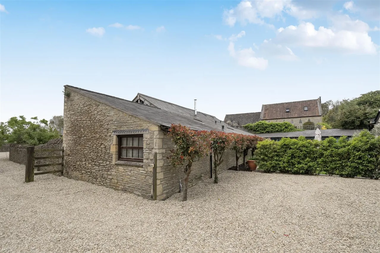 Hydes Lane, Cold Ashton, SN14, photo 13