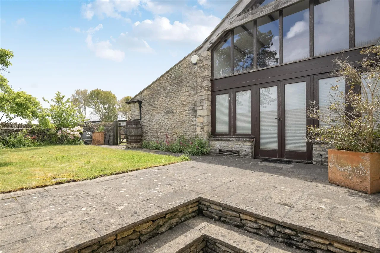 Hydes Lane, Cold Ashton, SN14, photo 12