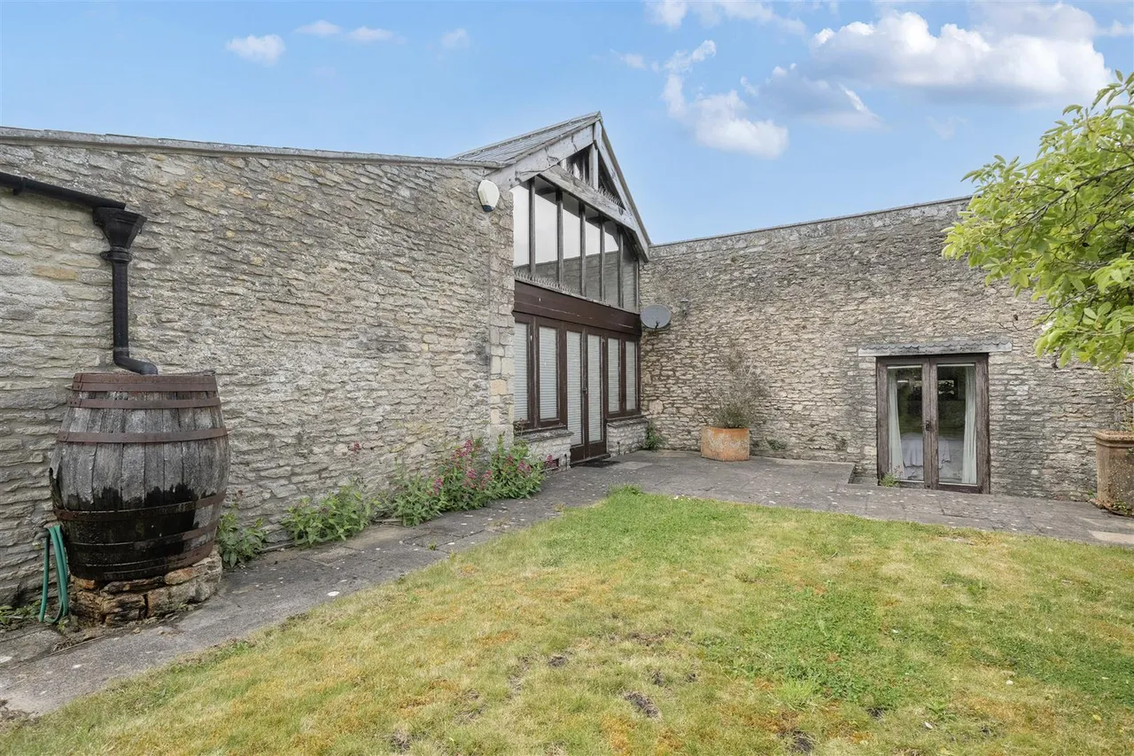 Hydes Lane, Cold Ashton, SN14, photo 11