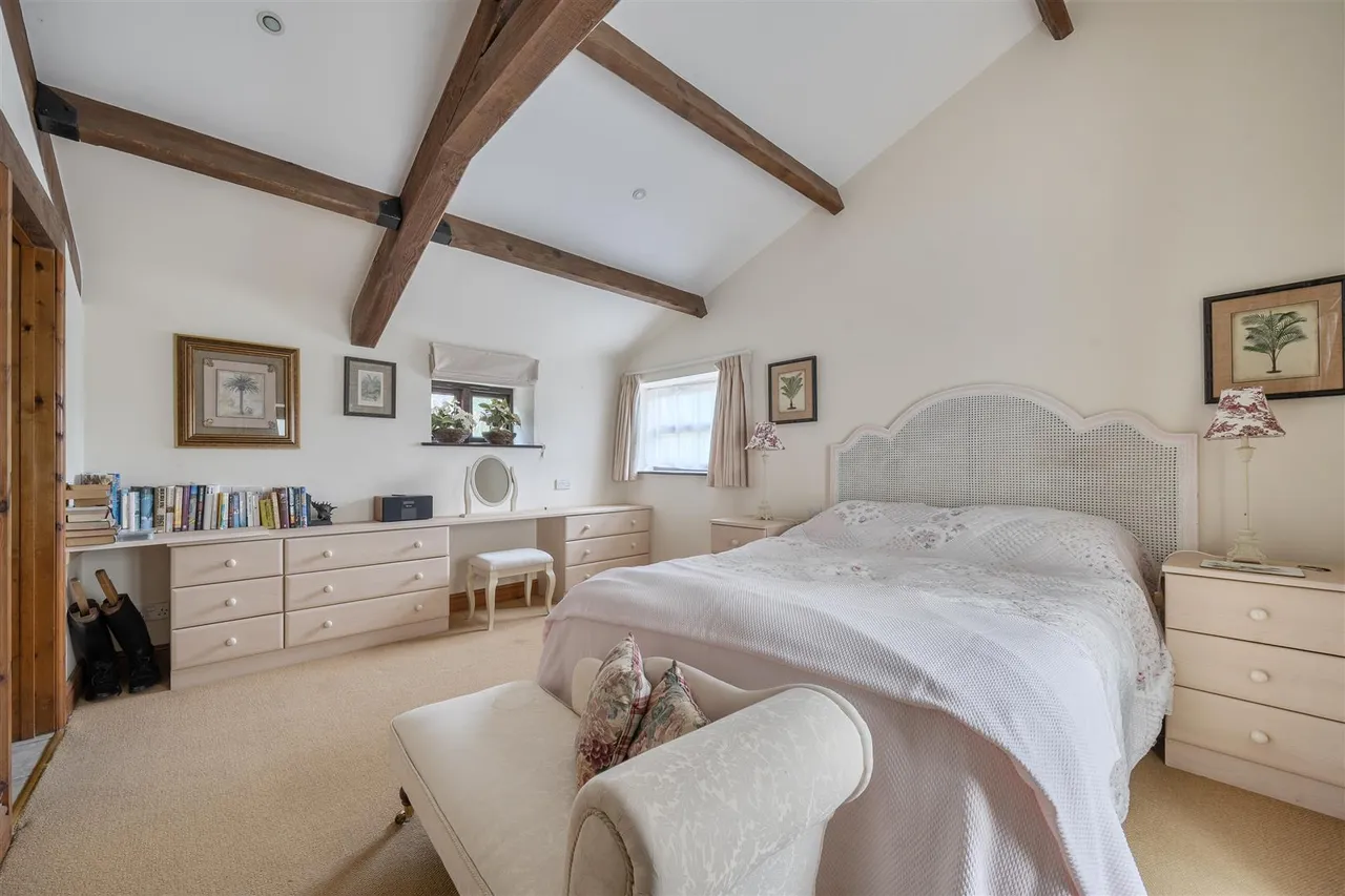 Hydes Lane, Cold Ashton, SN14, photo 17