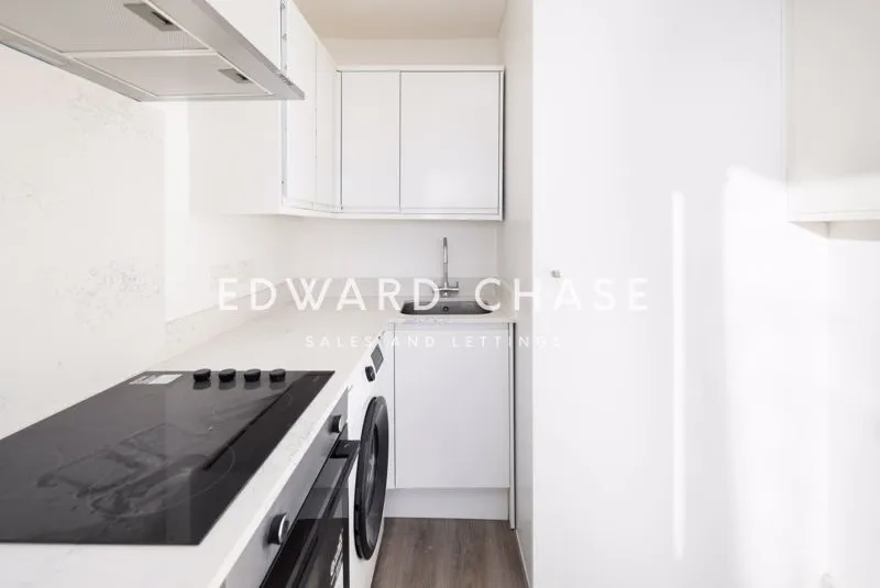 North Street, Hornchurch, RM11, photo 6